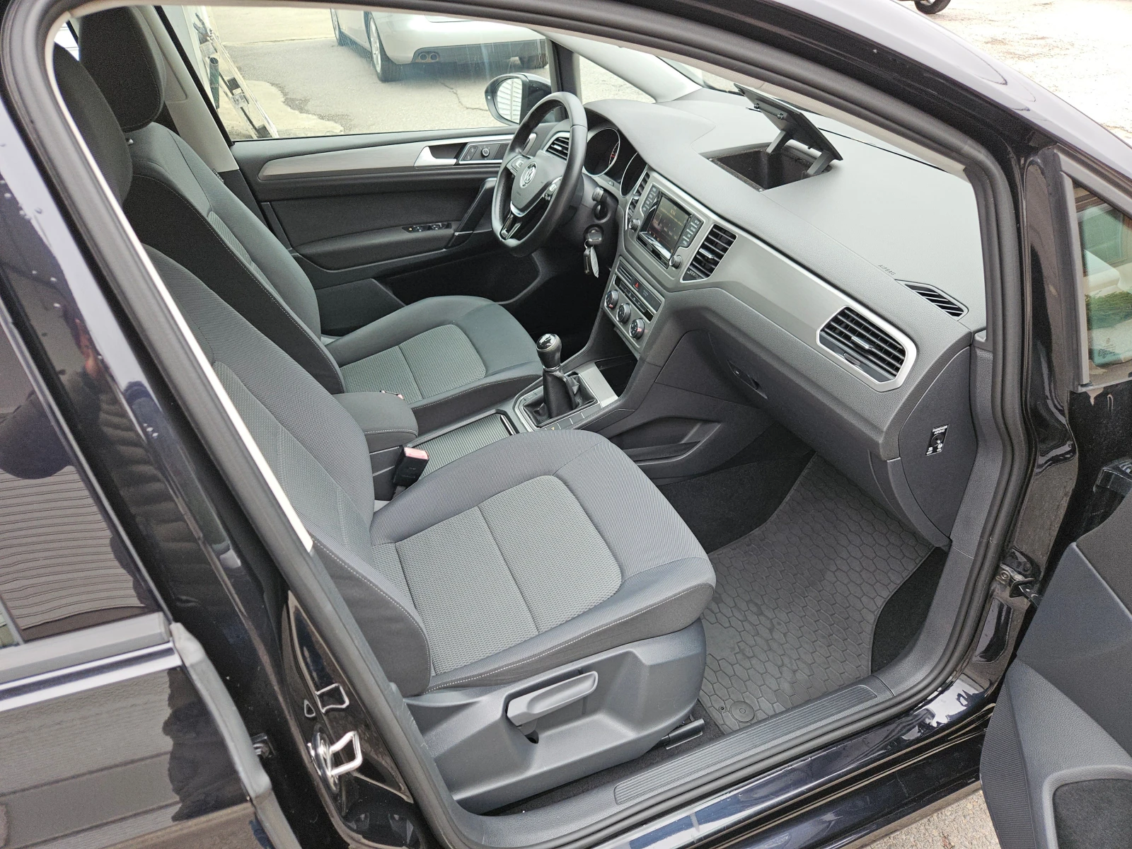 VW Sportsvan 1.6TDI/ComfortLine/�������� �����������/NAVI/EURO6 | Mobile.bg � ����������� 15