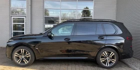 BMW X7 M60i/xDrive/H&K/PANO SKY/HEAD UP/360/ICONIC GLOW/, снимка 2