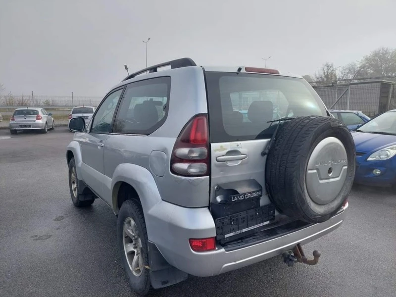 Toyota Land cruiser 3.0 D4D, снимка 3 - Автомобили и джипове - 45753174