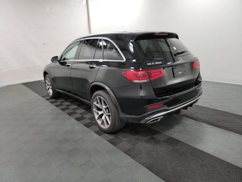 Mercedes-Benz GLC 300 4MATIC* AMG* Burmester* Digital* Подгрев* Пано* , снимка 4 - Автомобили и джипове - 49530357