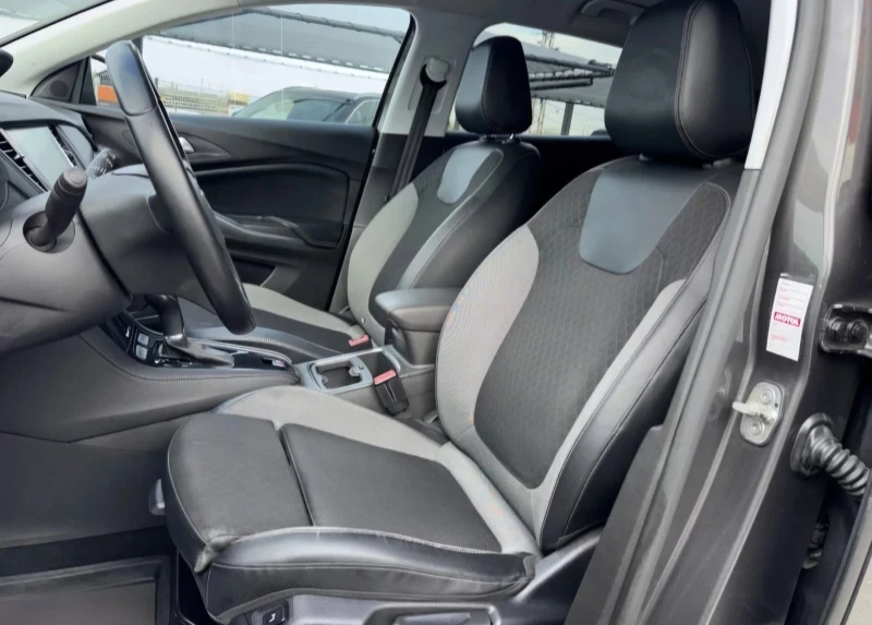 Opel Grandland X 1.6 Diesel , снимка 8 - Автомобили и джипове - 53190604