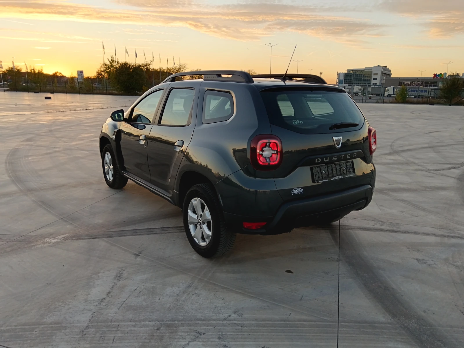 Dacia Duster 1.6i-114kc+ GAZ-EURO 6D - изображение 6