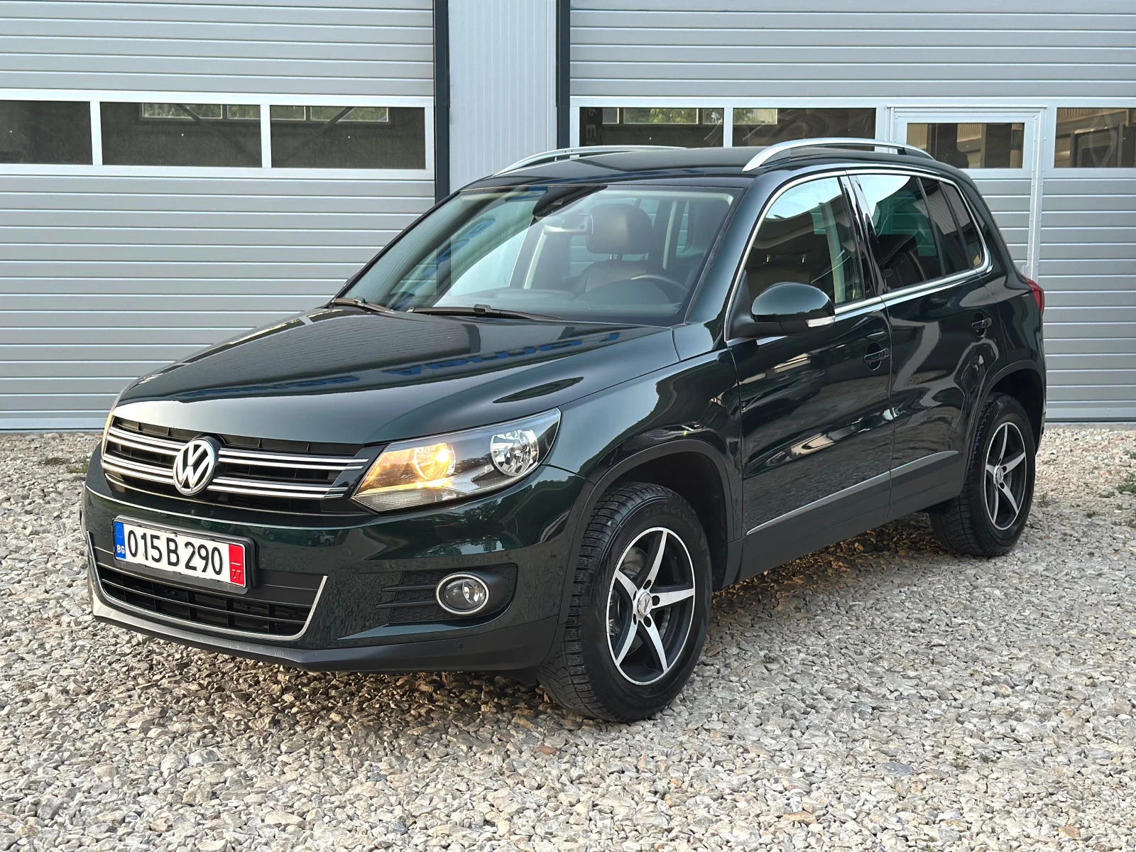 VW Tiguan 2.0TDI 4х4 АВТОМАТ КОЖА НАВИ ПОДГРЕВ ФЕЙСЛИФТ - изображение 2