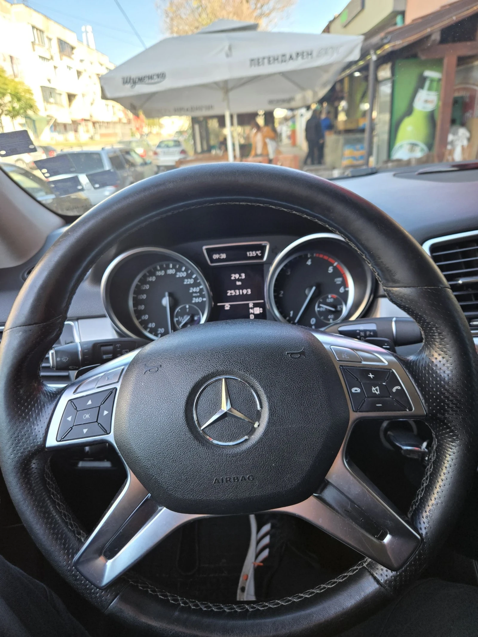 Mercedes-Benz ML 350 МЛ350 топ състояние  - изображение 10