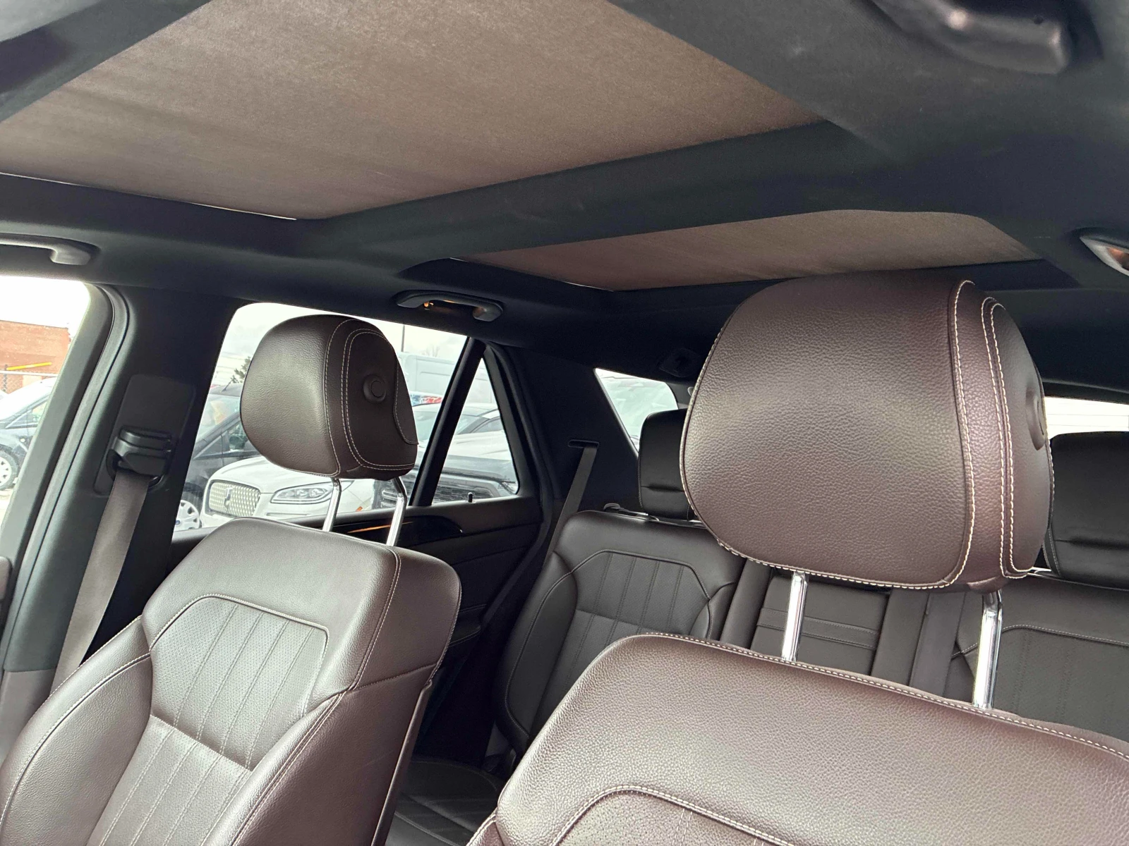 Mercedes-Benz GLE 350 AMG* PACK* HARMON* KARDON* ПОДГРЕВ* 360КАМЕРА* , снимка 10 - Автомобили и джипове - 53905392