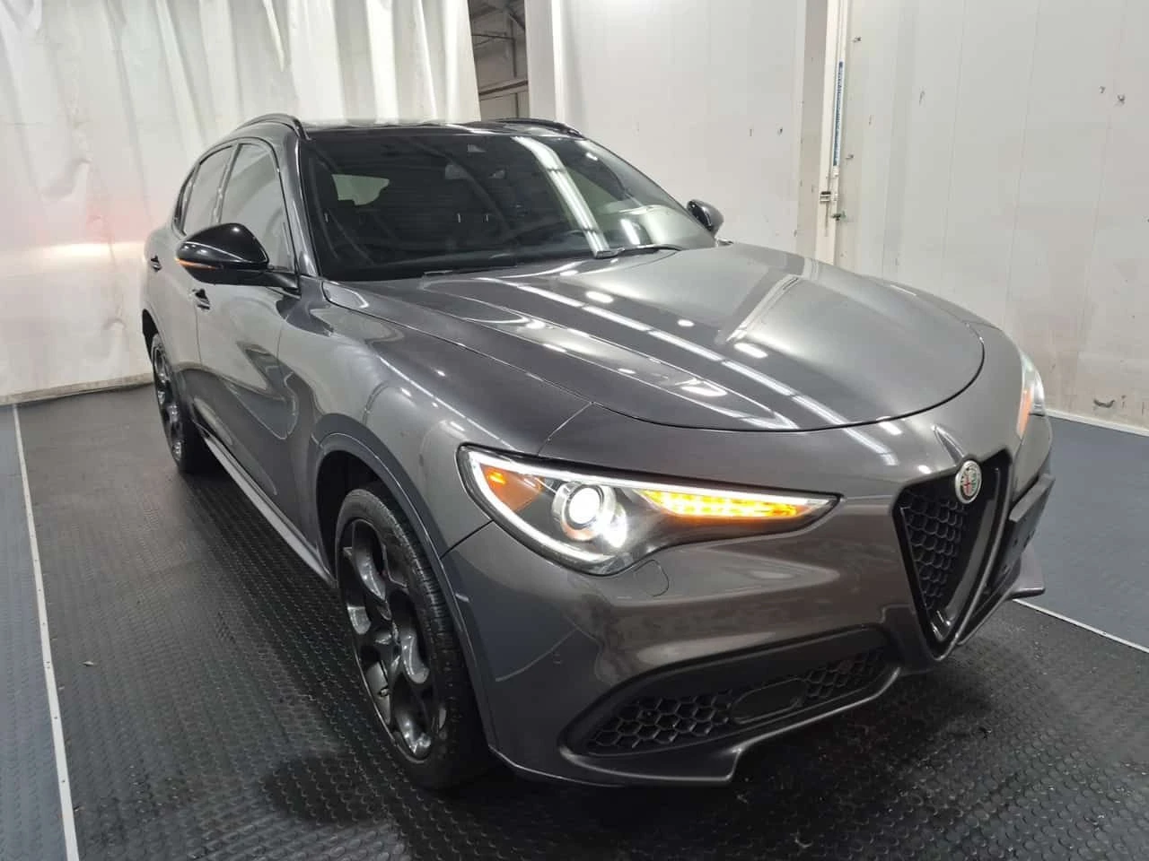 Alfa Romeo Stelvio * VELOCE * CARFAX * ЦЕНА ДО БГ, снимка 3 - Автомобили и джипове - 53954521