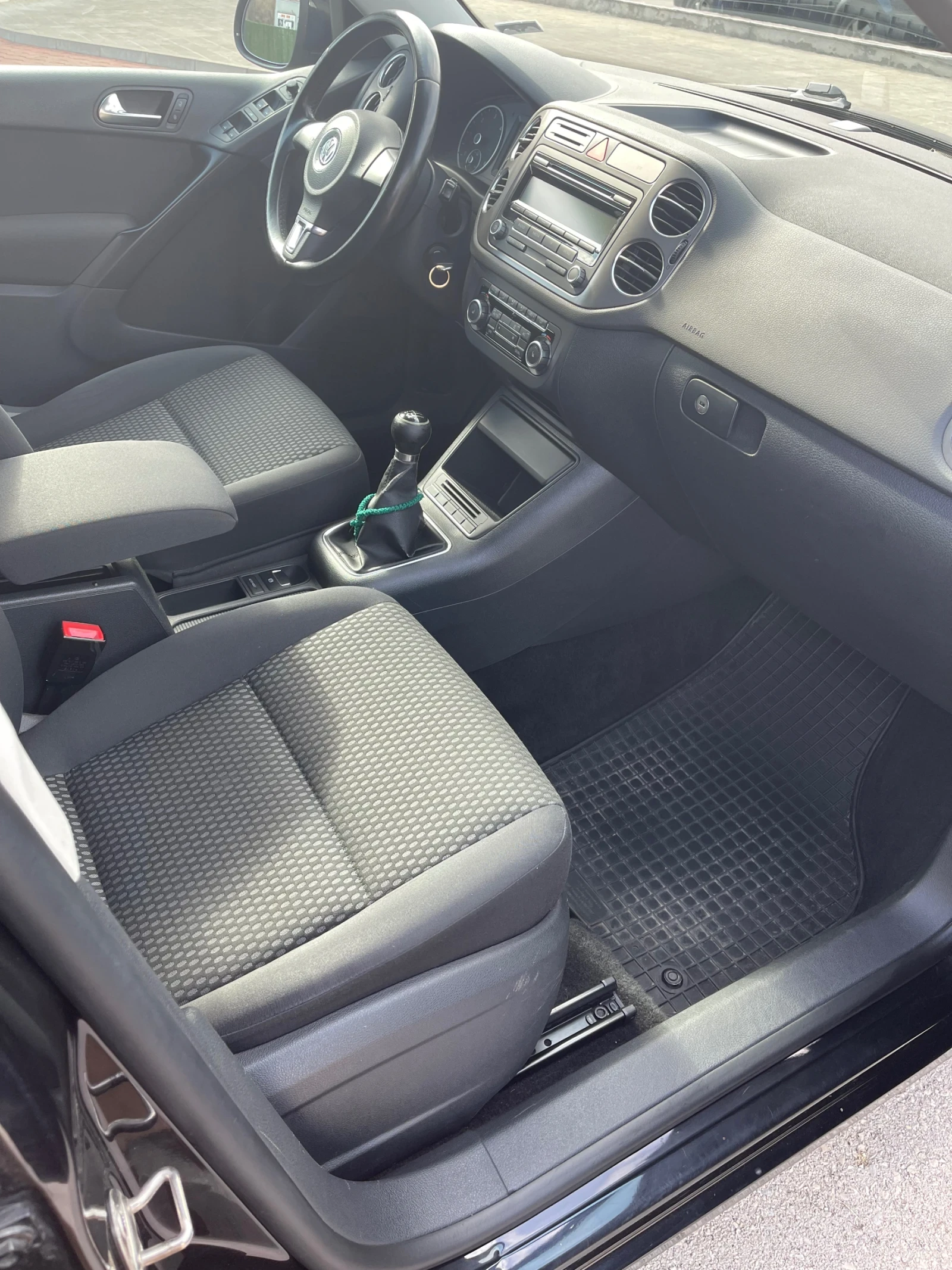 VW Tiguan 2.0 TDI, снимка 7 - Автомобили и джипове - 54017655