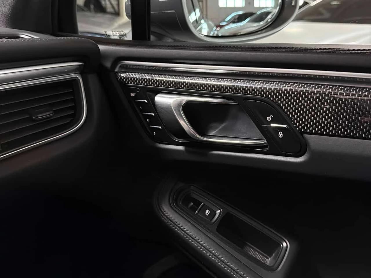 Porsche Macan * Turbo * ВЪЗДУХ * 2 КЛЮЧА * PANO * ОБДУХВАНЕ, снимка 17 - Автомобили и джипове - 54151245