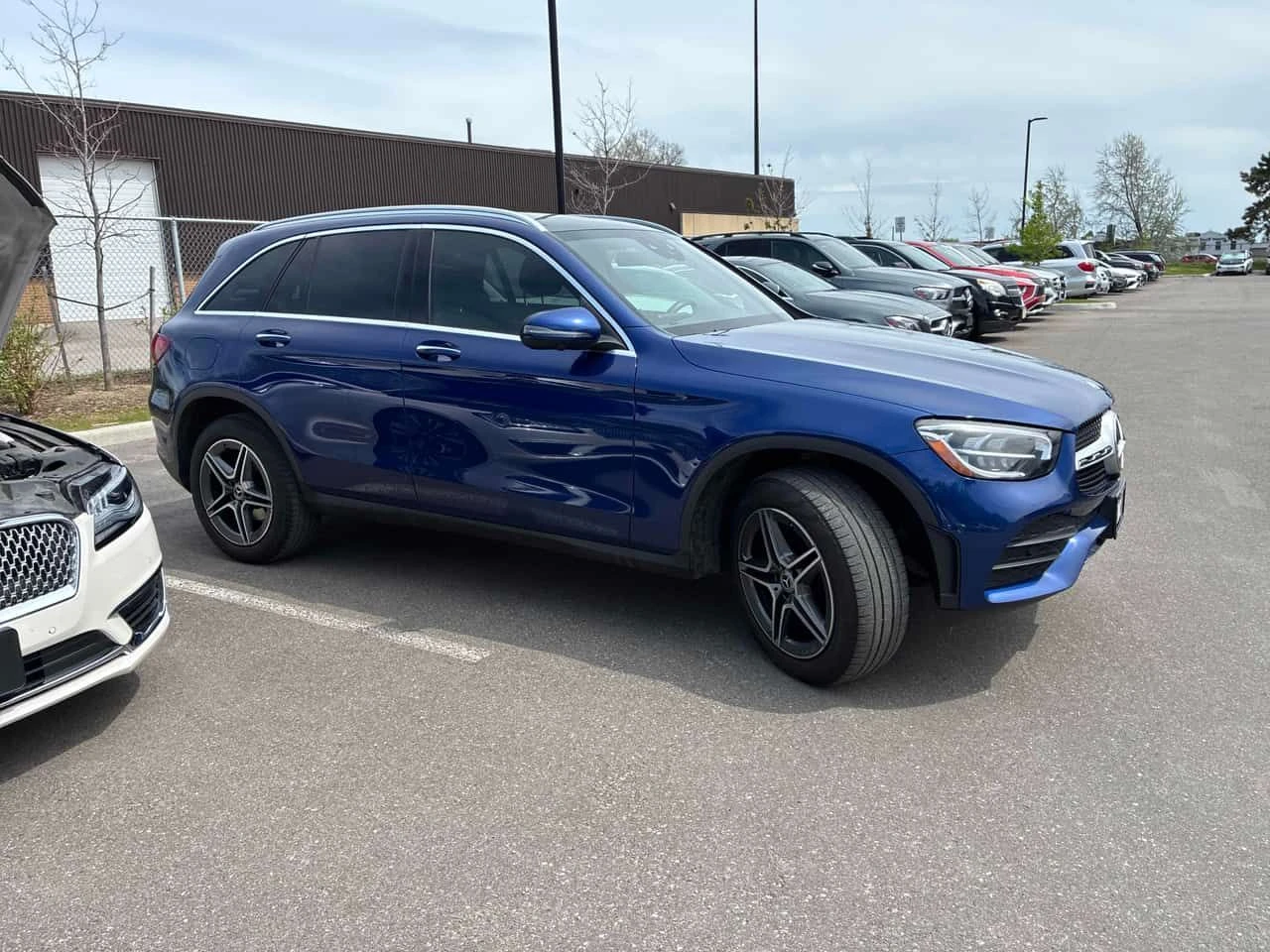 Mercedes-Benz GLC 300 4MATIC* DISTRONIC* 360КАМЕРИ* ПАНОРАМА* , снимка 3 - Автомобили и джипове - 54652689