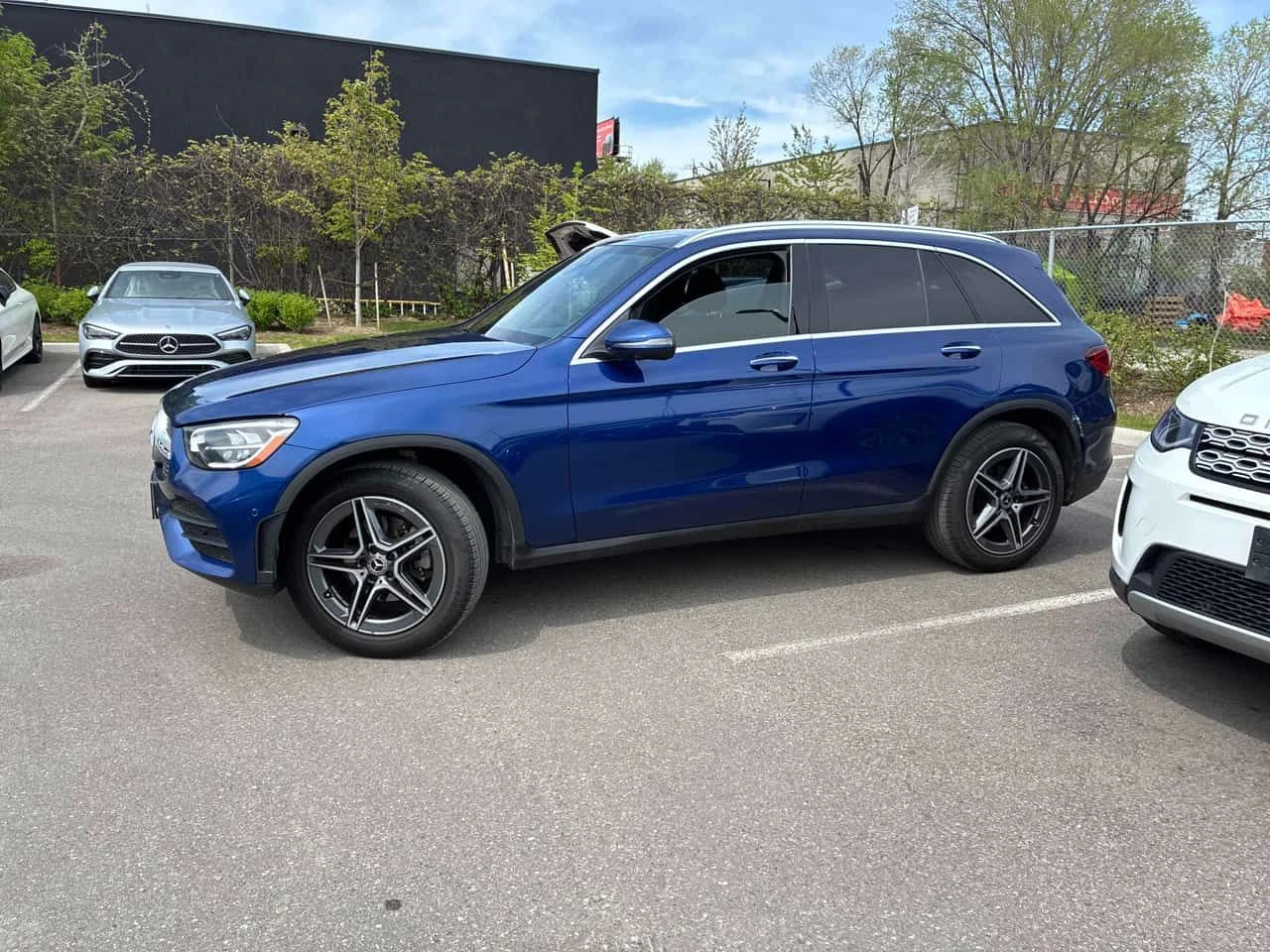 Mercedes-Benz GLC 300 4MATIC* DISTRONIC* 360КАМЕРИ* ПАНОРАМА* , снимка 2 - Автомобили и джипове - 54652689