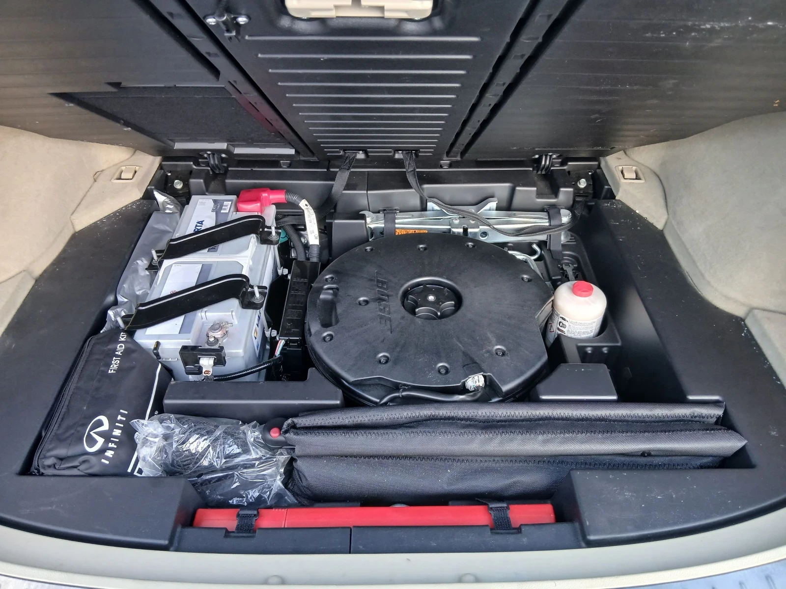 Infiniti QX70 3.0 d, снимка 11 - Автомобили и джипове - 54787817