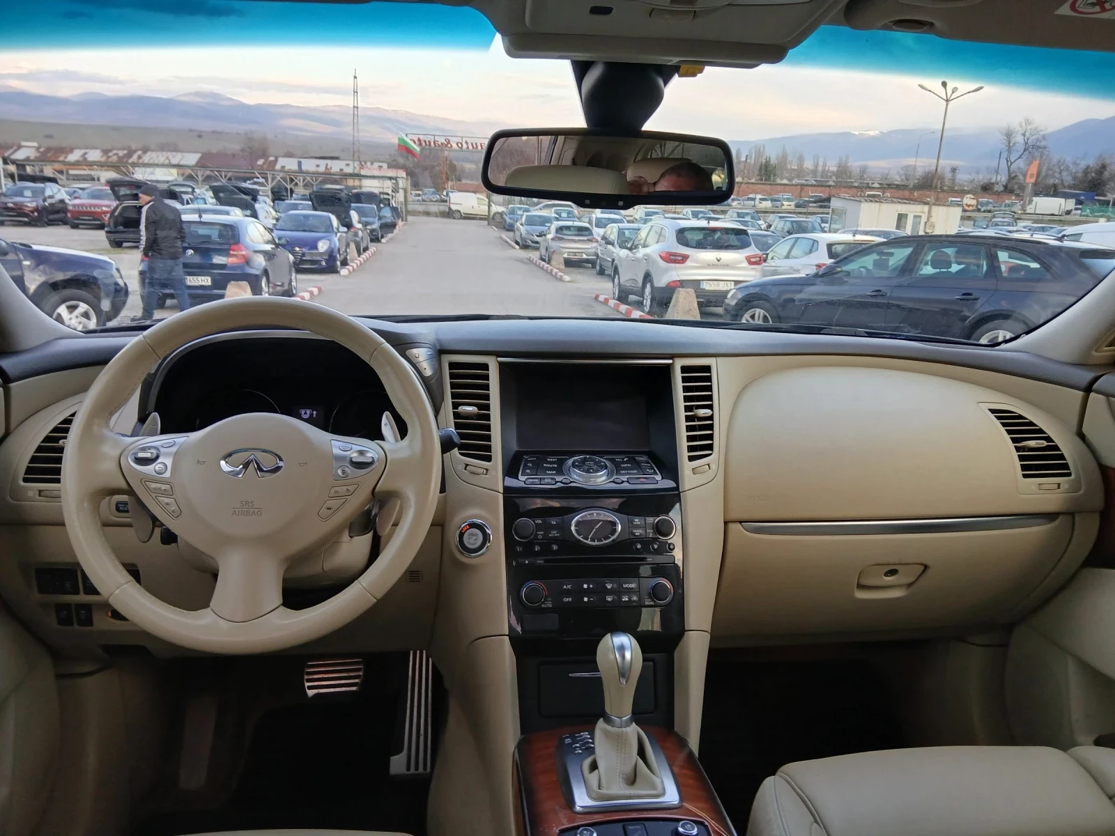 Infiniti QX70 3.0 d, снимка 10 - Автомобили и джипове - 54787817