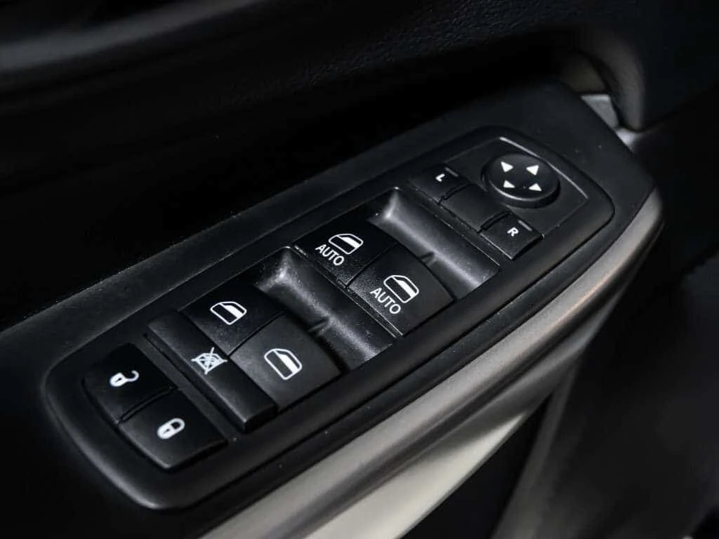 Jeep Cherokee * APPLE CARPLAY | ANDROID AUTO | REARVIEW CAMERA *, снимка 11 - Автомобили и джипове - 54948677