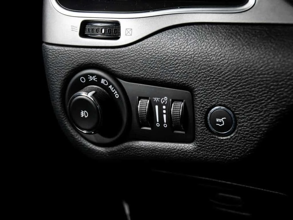 Jeep Cherokee * APPLE CARPLAY | ANDROID AUTO | REARVIEW CAMERA *, снимка 13 - Автомобили и джипове - 54948677