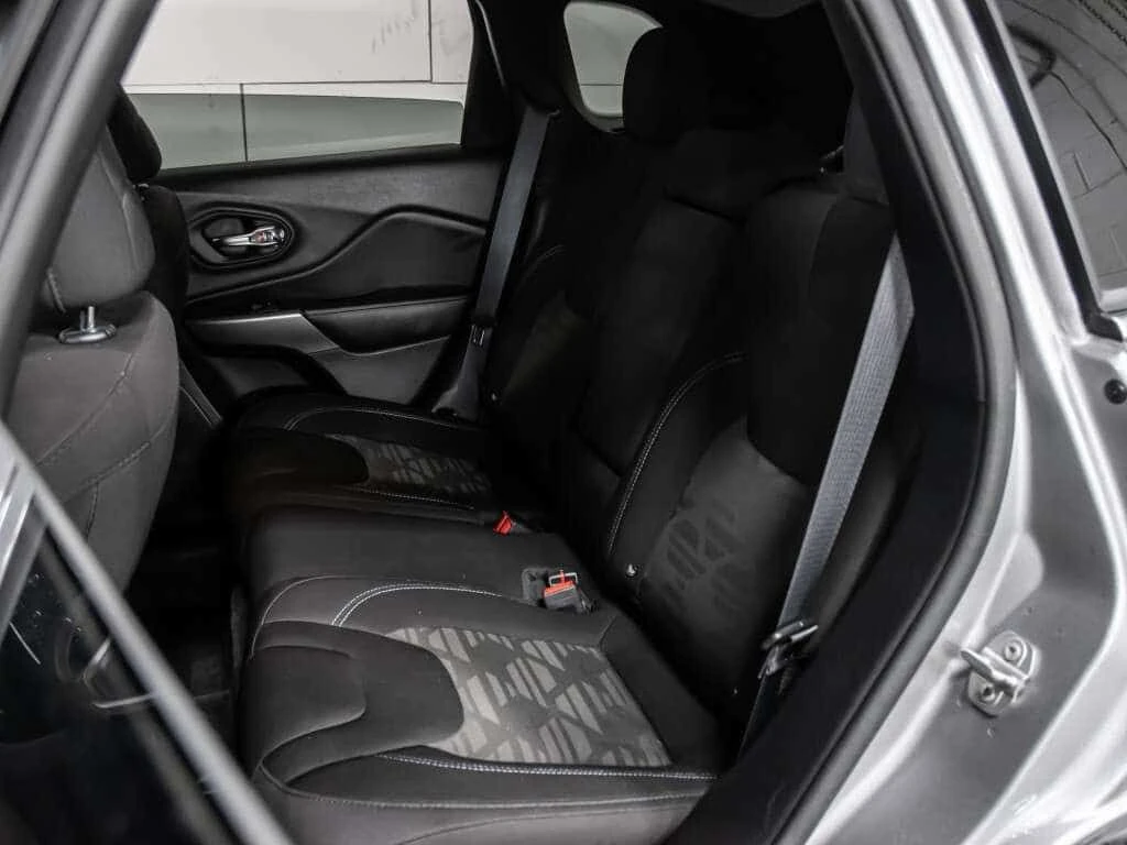 Jeep Cherokee * APPLE CARPLAY | ANDROID AUTO | REARVIEW CAMERA *, снимка 10 - Автомобили и джипове - 54948677