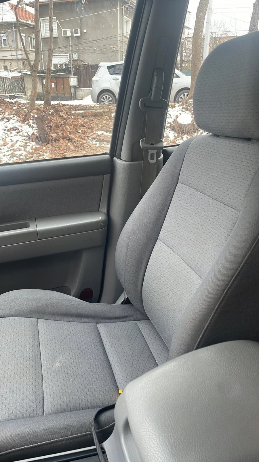Kia Sorento 2.4 140кс, снимка 9 - Автомобили и джипове - 55170797