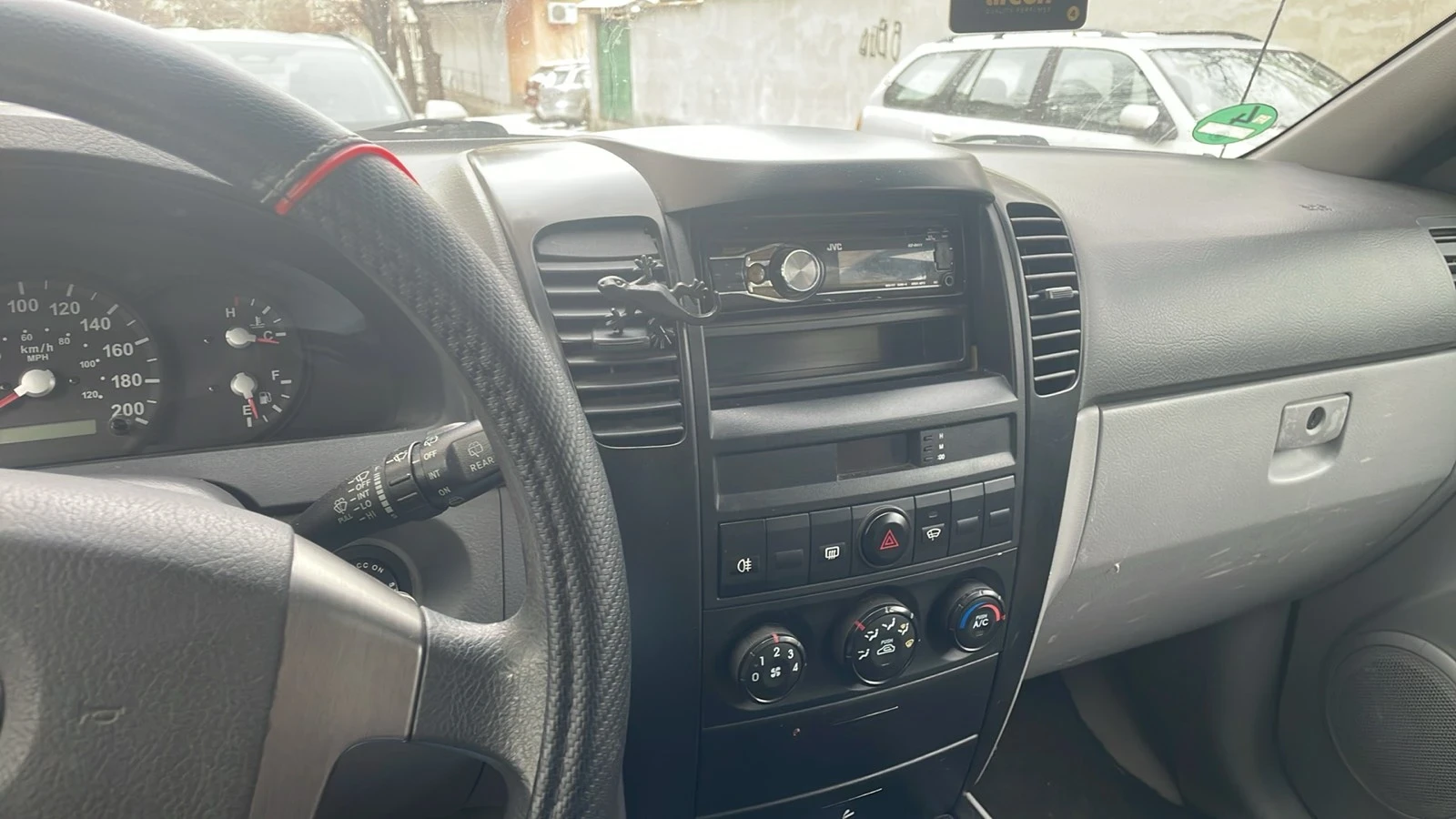 Kia Sorento 2.4 140кс, снимка 6 - Автомобили и джипове - 55170797