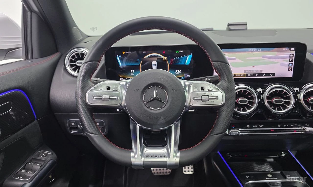Mercedes-Benz GLA 45 AMG 4MATIC+ * ДИСТРОНИК* ХЕДЪП* 360КАМЕРА* , снимка 8 - Автомобили и джипове - 55972995