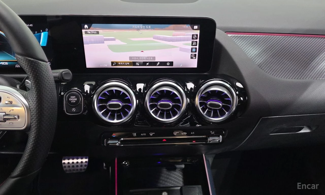 Mercedes-Benz GLA 45 AMG 4MATIC+ * ДИСТРОНИК* ХЕДЪП* 360КАМЕРА* , снимка 9 - Автомобили и джипове - 55972995