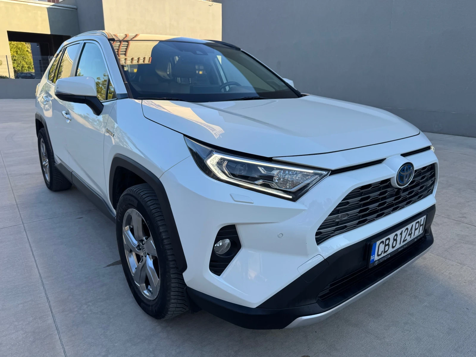 Toyota Rav4 Luxury premium , снимка 10 - Автомобили и джипове - 55979945