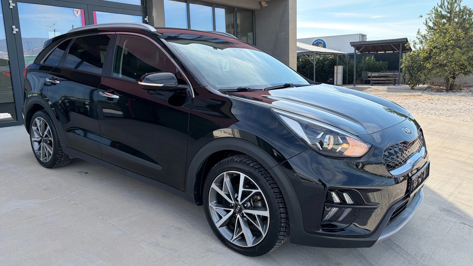 Kia Niro 1.6 HEV , снимка 3 - Автомобили и джипове - 56223410