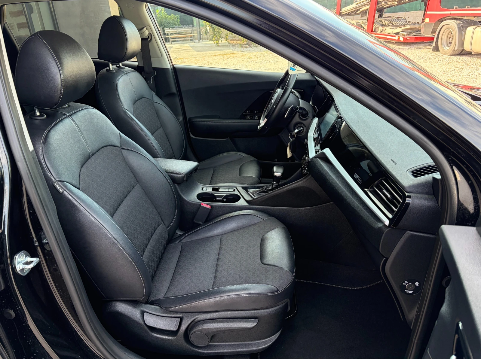 Kia Niro 1.6 HEV , снимка 13 - Автомобили и джипове - 56223410