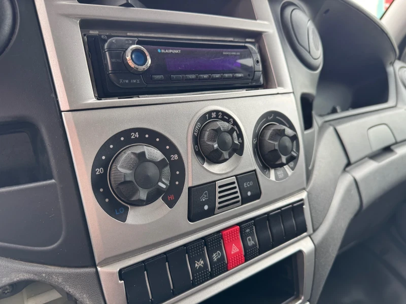 Iveco Daily 3.0HPI* Климатик* Тристранен самосвал* 3.80м кош, снимка 6 - Бусове и автобуси - 52816782