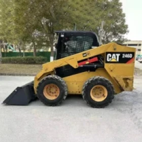 Мини челни товарачи Cat 246D - изображение 2