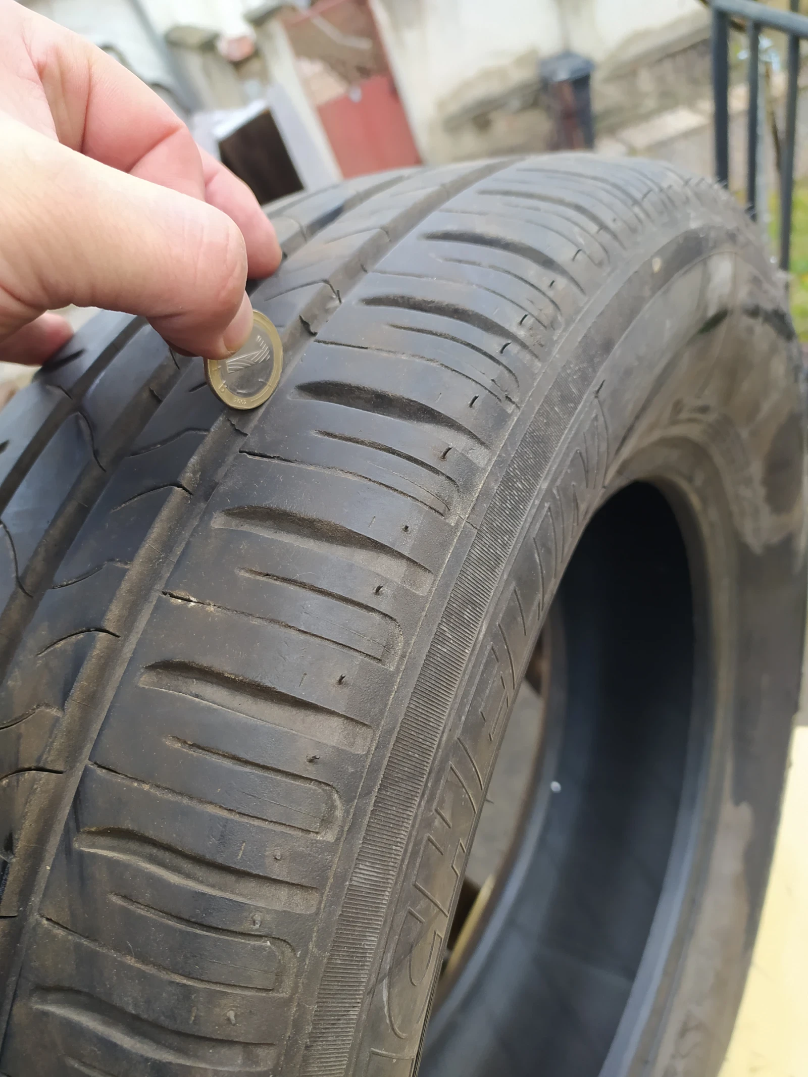 Гуми Летни 205/65R15, снимка 5 - Гуми и джанти - 53825857