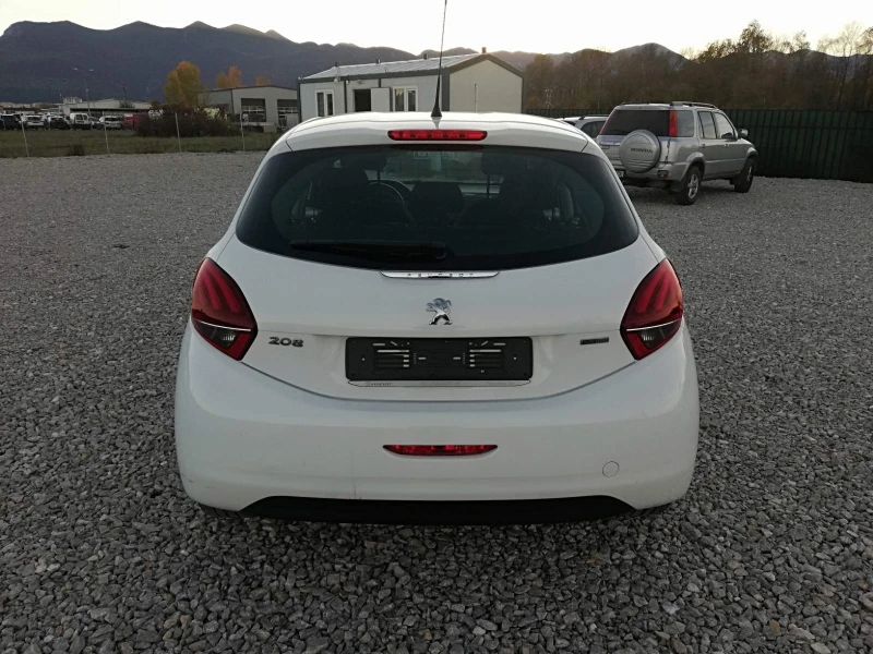 Peugeot 208 1.2i kli italia, снимка 4 - Автомобили и джипове - 47809366