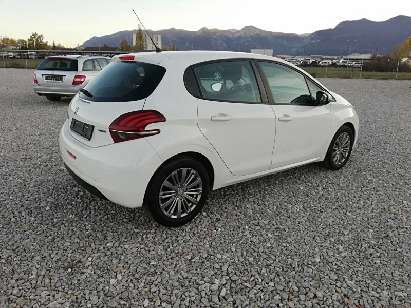 Peugeot 208 1.2i kli italia, снимка 6 - Автомобили и джипове - 47809366