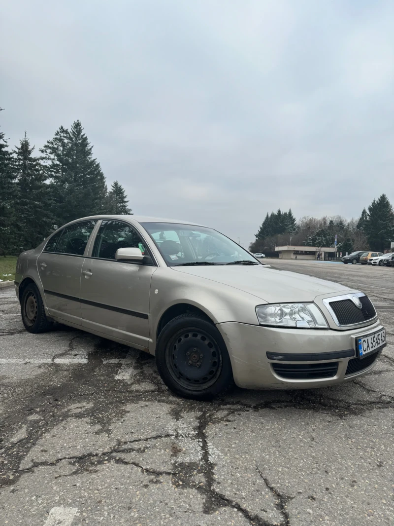 Skoda Superb 1.9TDI, снимка 3 - Автомобили и джипове - 48556311