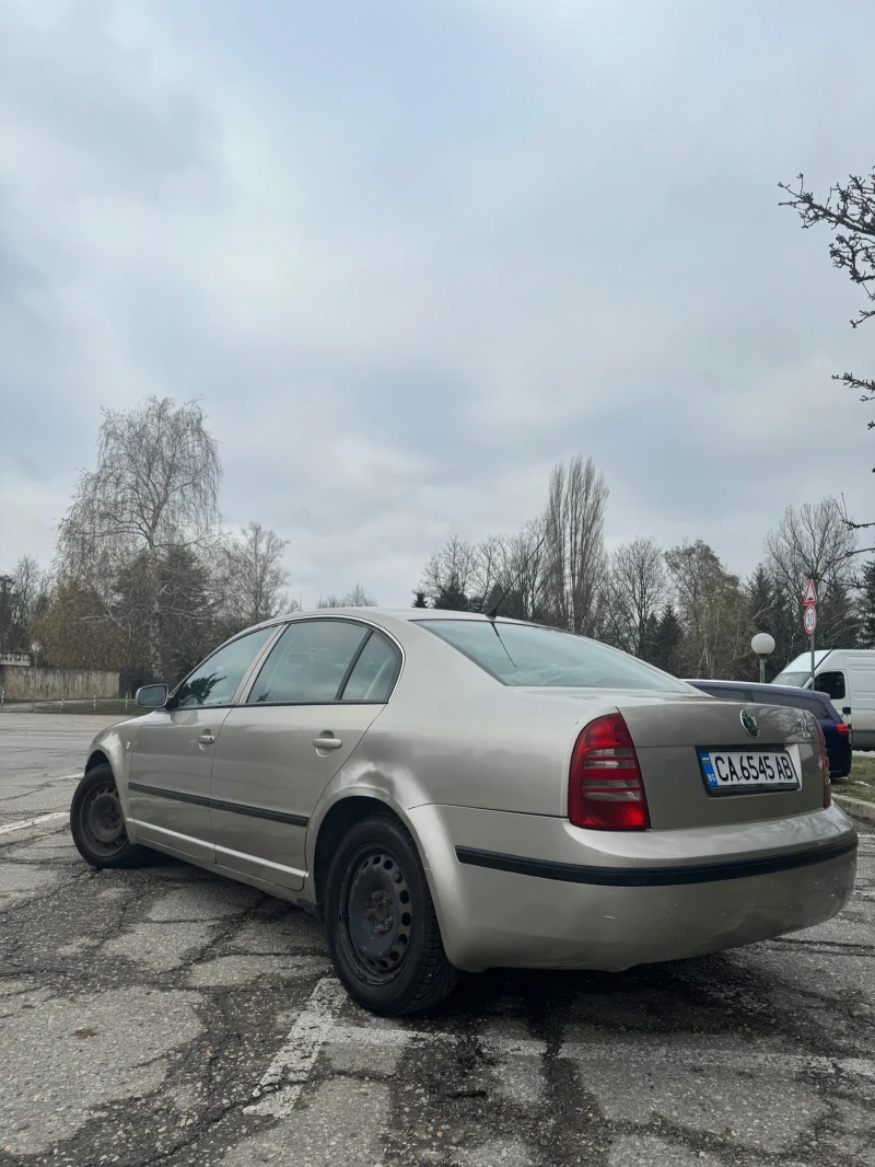 Skoda Superb 1.9TDI, снимка 5 - Автомобили и джипове - 48556311