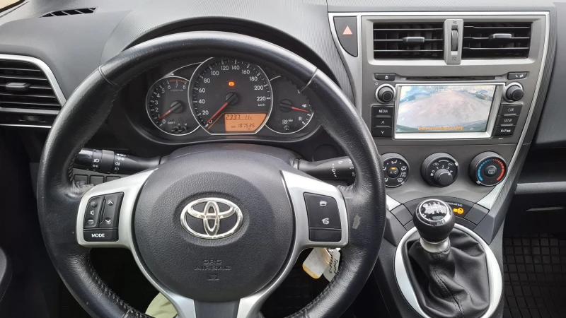 Toyota Verso S 6-Скорости, снимка 14 - Автомобили и джипове - 49750989