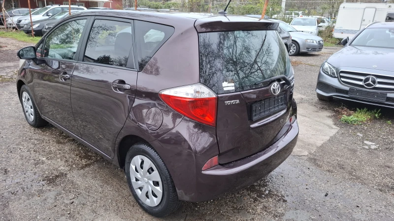 Toyota Verso S 6-Скорости, снимка 4 - Автомобили и джипове - 49750989