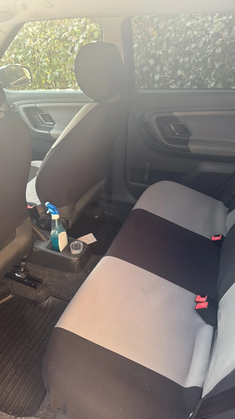 Skoda Fabia, снимка 10 - Автомобили и джипове - 52787648