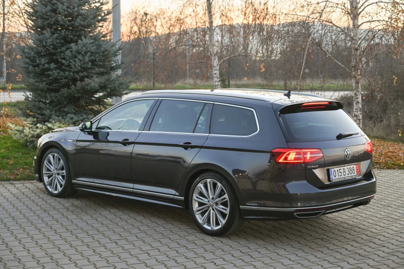 VW Passat 2.0TDI* R-LINE* DIGITAL* КАМЕРА* Matrix* Germany, снимка 16 - Автомобили и джипове - 52891655