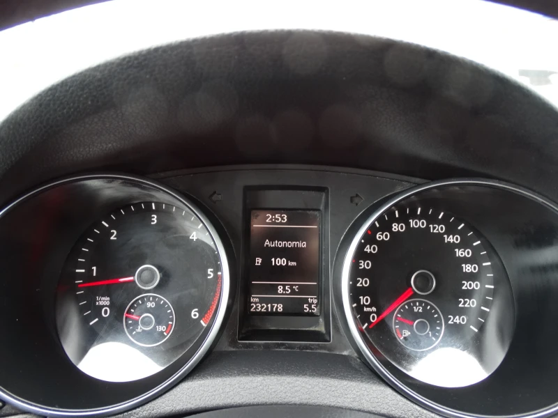 VW Golf 1.6 TDI EURO5B, снимка 13 - Автомобили и джипове - 53416253