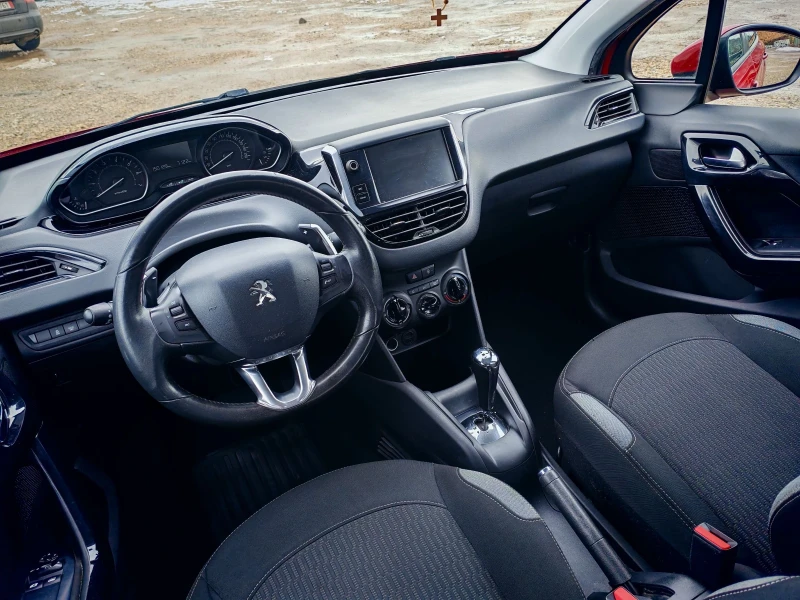 Peugeot 208 1.2I(82)* АВТОМАТИК* FACELIFT* НОВ ВНОС* , снимка 9 - Автомобили и джипове - 53583535