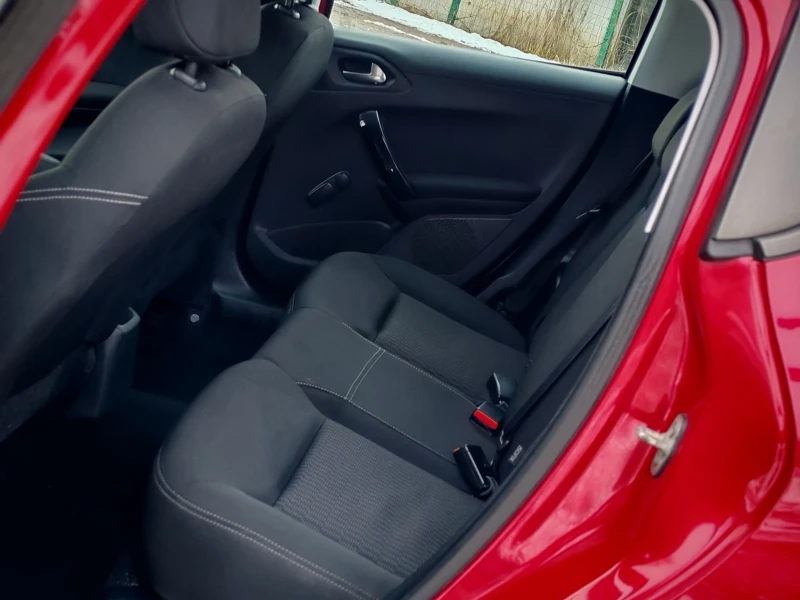 Peugeot 208 1.2I(82)* АВТОМАТИК* FACELIFT* НОВ ВНОС* , снимка 10 - Автомобили и джипове - 53583535