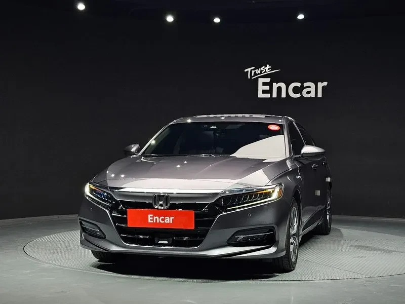 Honda Accord 10Th Generation 2.0 Hybrid Touring, снимка 3 - Автомобили и джипове - 55044894