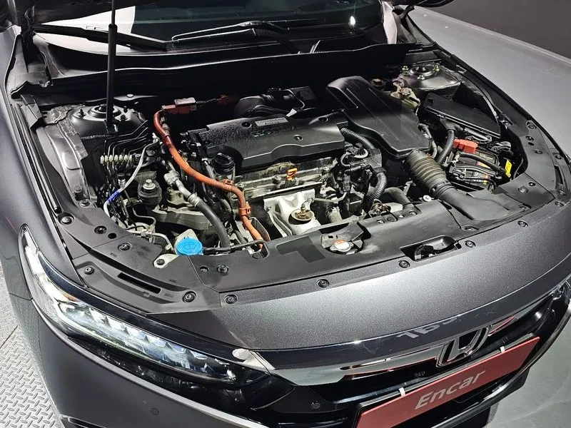 Honda Accord 10Th Generation 2.0 Hybrid Touring, снимка 6 - Автомобили и джипове - 55044894