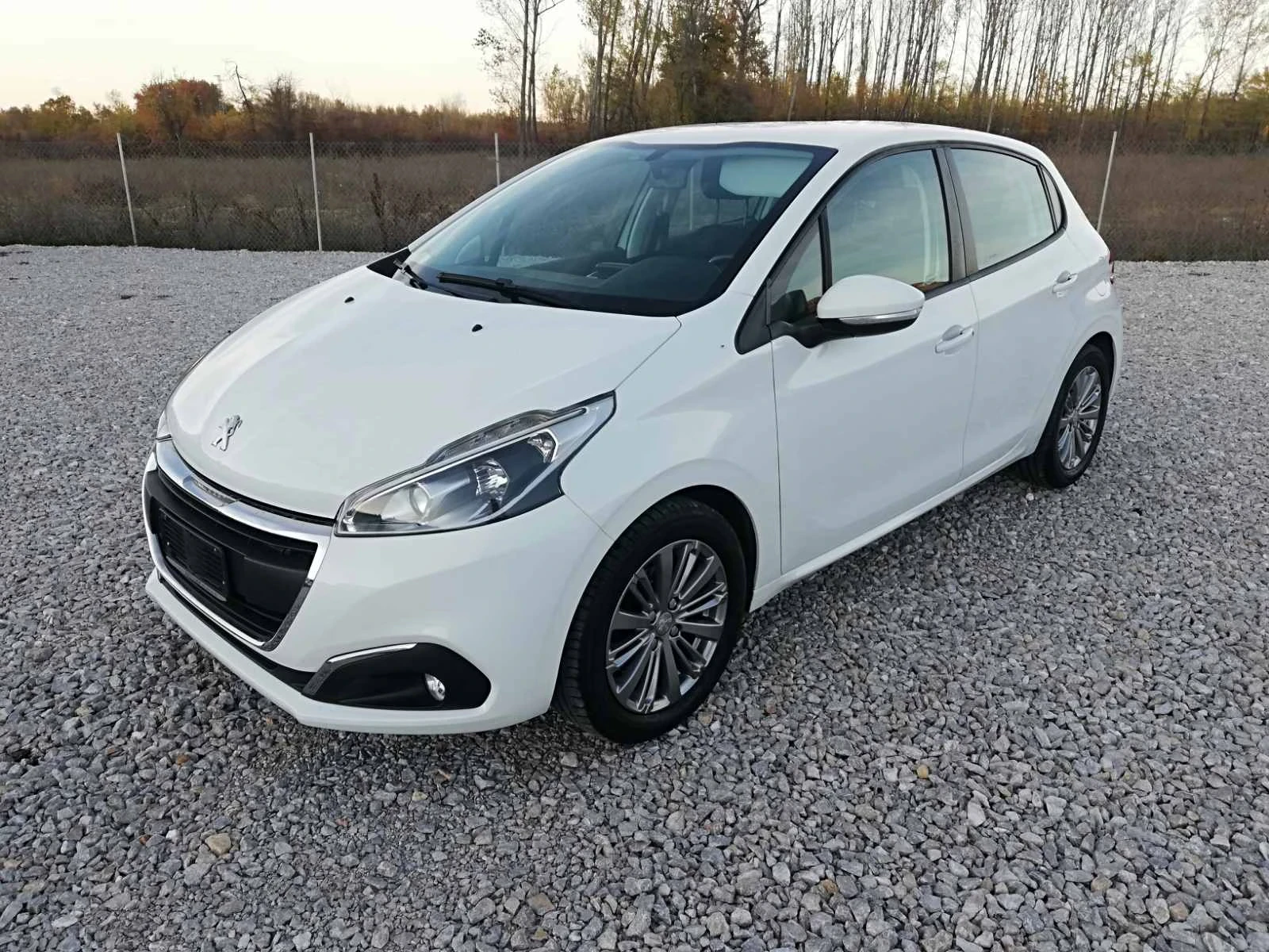 Peugeot 208 1.2i kli italia, снимка 1