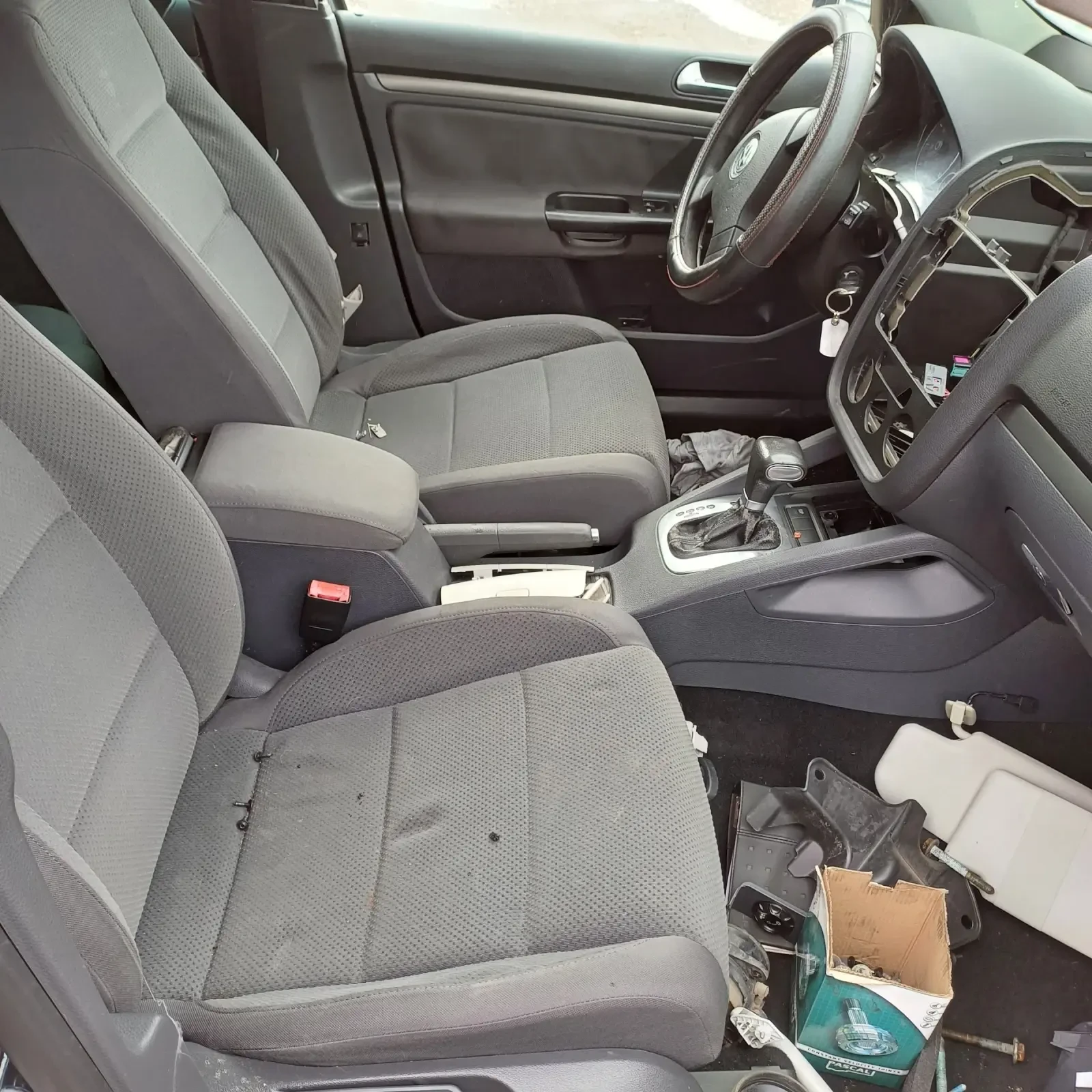 VW Golf 1.6fsi НА ЧАСТИ  - изображение 4