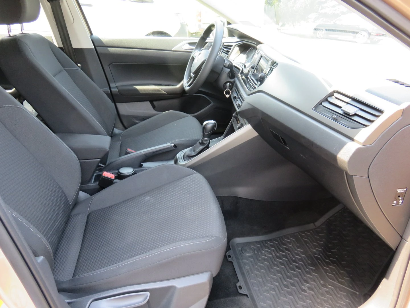 VW Polo Comfortline 1.0 TSI BMT DSG - изображение 6