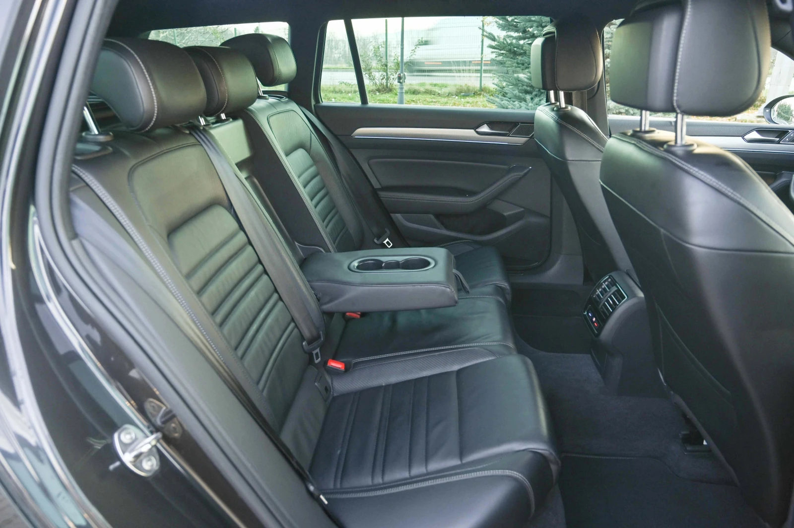 VW Passat 2.0TDI* R-LINE* DIGITAL* ������* Matrix* Germany | Mobile.bg � ����������� 8