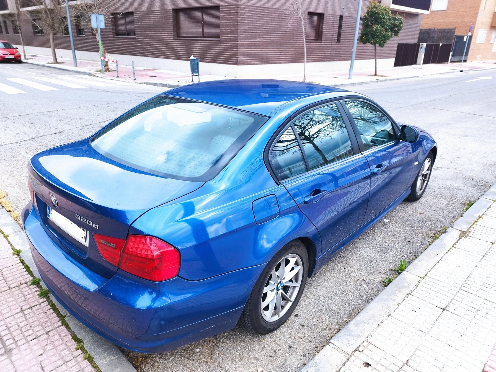 BMW 320  - изображение 4