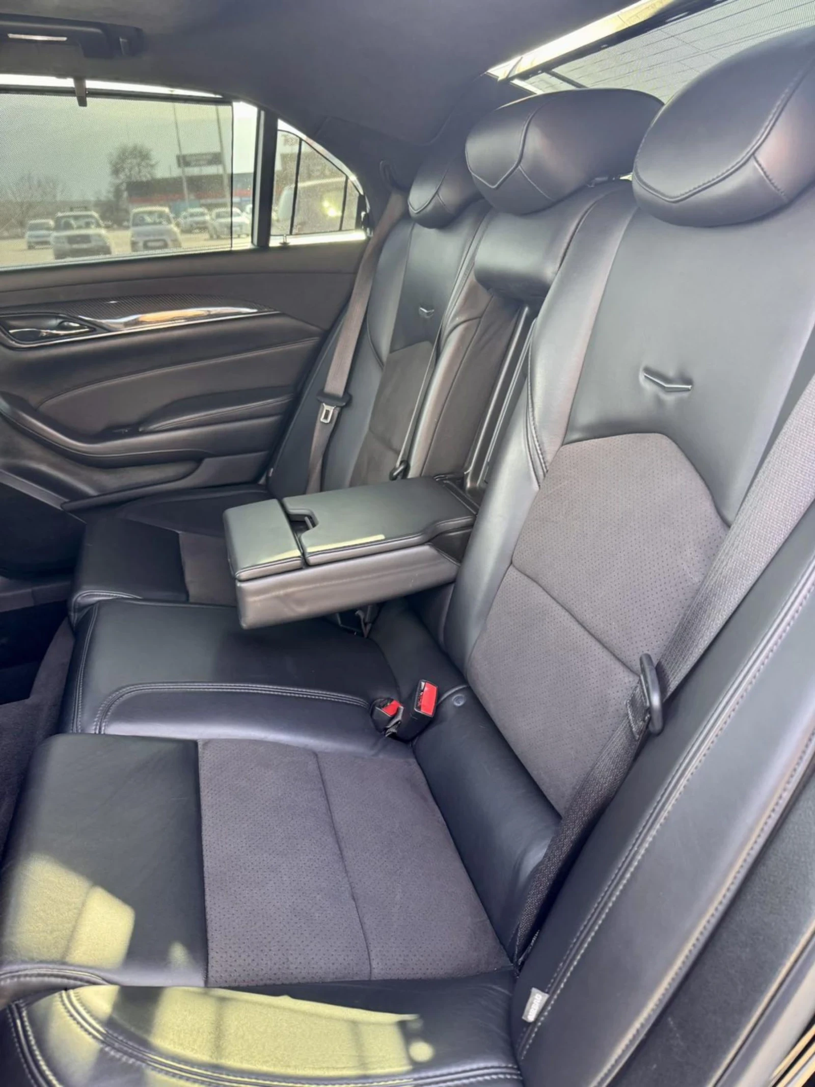 Cadillac Cts CTS V, снимка 13 - Автомобили и джипове - 54039071