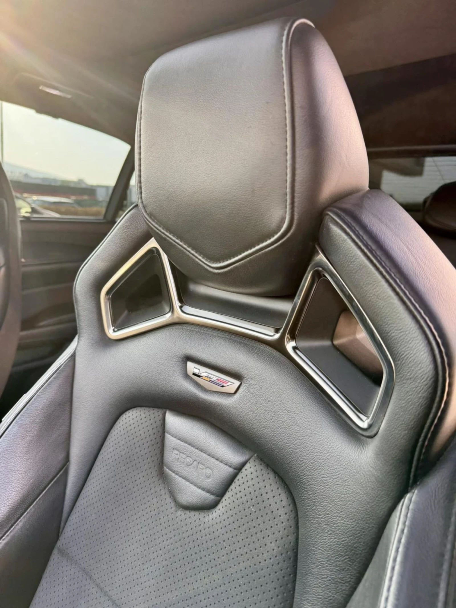 Cadillac Cts CTS V, снимка 12 - Автомобили и джипове - 54039071