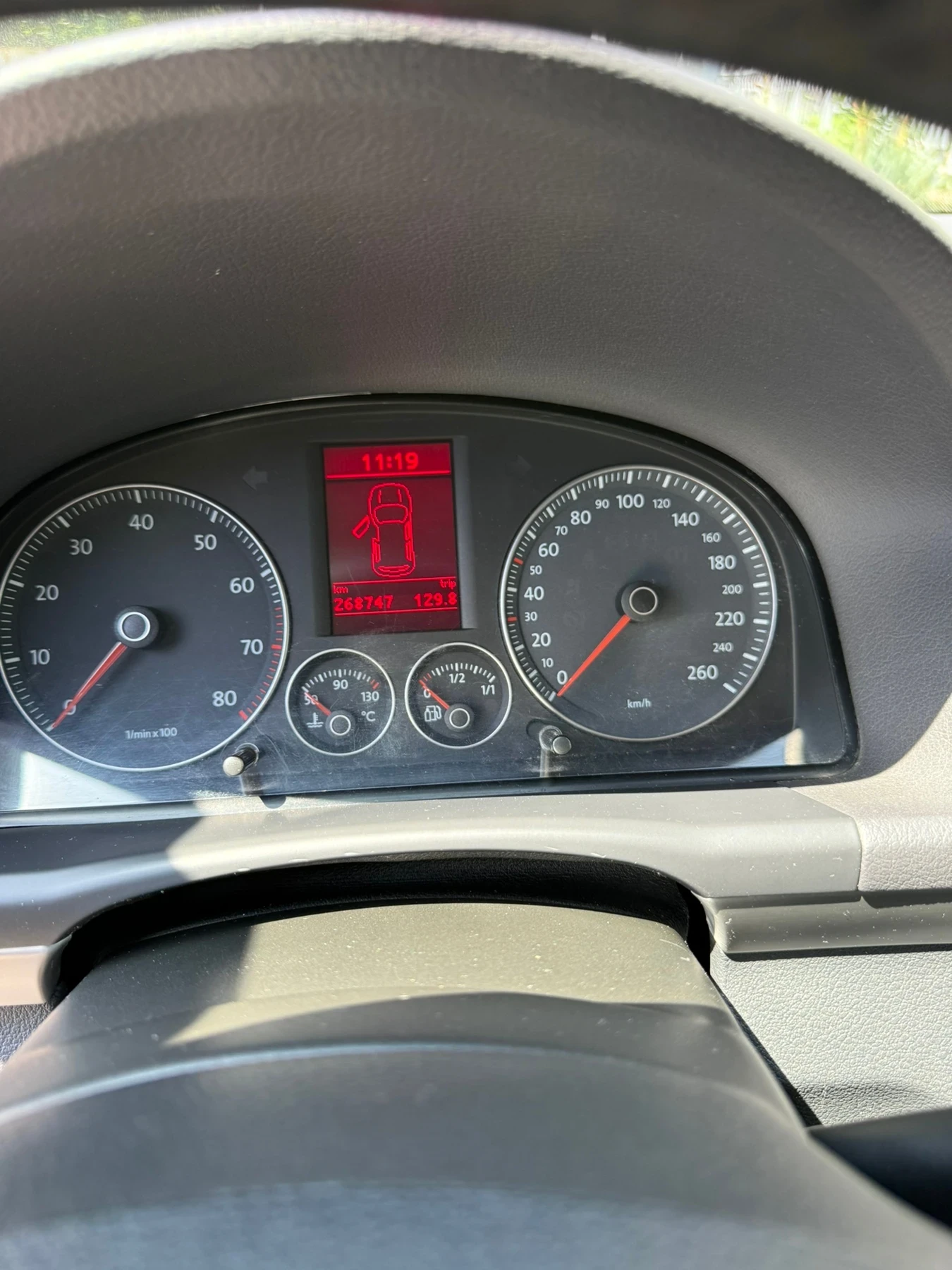 VW Touran, снимка 9 - Автомобили и джипове - 54739231